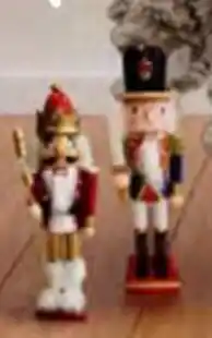 Famila Schiaccianoci in legno offerta