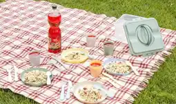 In'S Mercato Set pic nic in pratico contenitore con coperchio e maniglie offerta