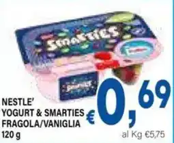 DEM Nestle' yogurt & smarties, fragola/vaniglia offerta