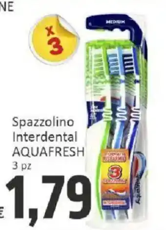 Paghi Poco Spazzolino Interdental AQUAFRESH offerta