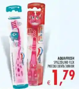 Deco Superstore Aquafresh spazzolino flex piccoli denti/junior offerta