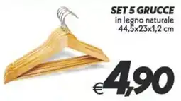 Iper Super Conveniente Set 5 grucce in legno naturale offerta