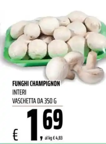 Funghi champignon interi