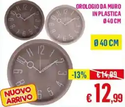 Satur Orologio da muro in plastica offerta
