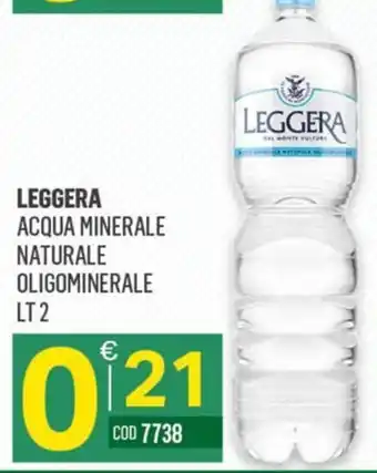 Leggera acqua minerale naturale oligominerale