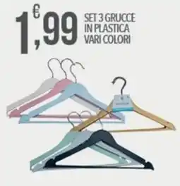 Iper Romagnolo Set 3 grucce in plastica offerta