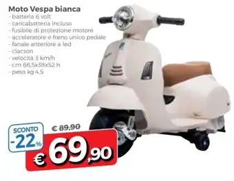 Moto Vespa bianca