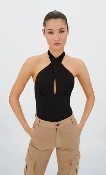 Stradivarius Body escote cruzado oferta