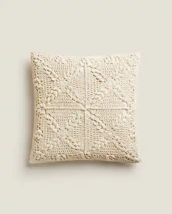 ZARA HOME Funda de cojín crochet oferta