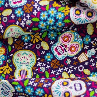 Telas Junco Algodón estampado digital día de muertos | cráneos guitarras y flores oferta