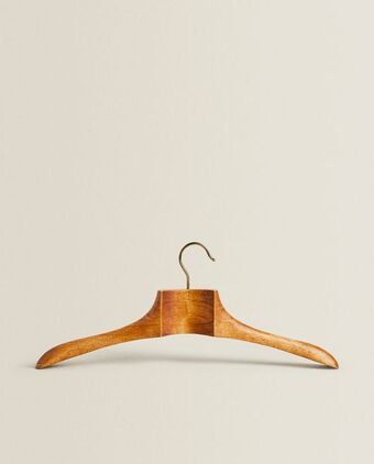 ZARA HOME Percha de madera oferta