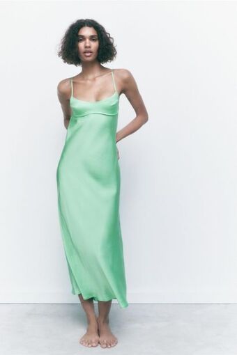 ZARA Vestido midi satinado oferta