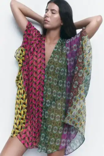 ZARA Kaftán corto estampado oferta