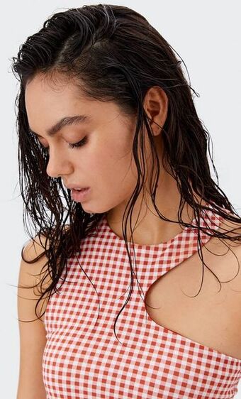 Stradivarius Top deportivo cut-out oferta