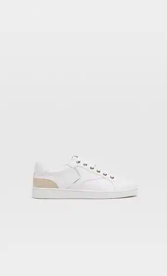 Stradivarius Zapatillas blancas detalle talón oferta