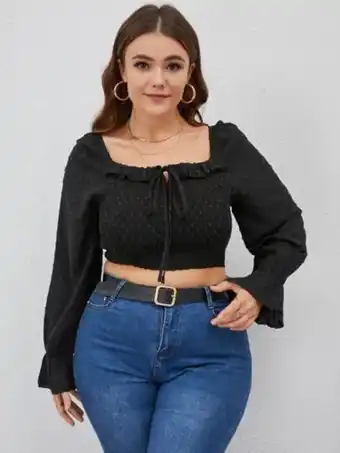 SHEIN Camisa corta de lunares ribete fruncido con fruncido con nudo delantero de manga con volante oferta