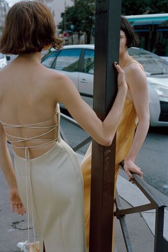 ZARA Vestido midi satinado oferta
