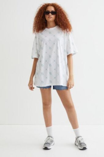 Playera oversized con diseño