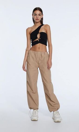 Stradivarius Pantalón parachute popelín stoppers oferta