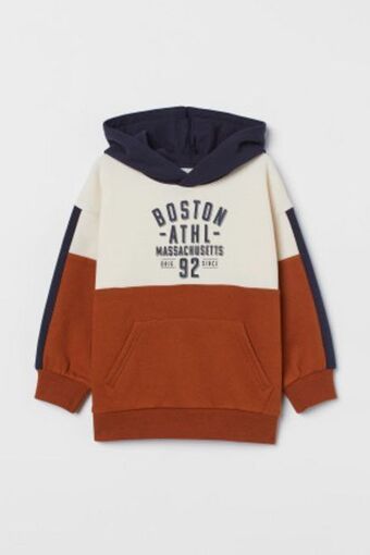 Sudadera con gorro y diseño