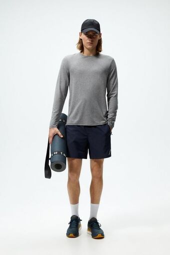 ZARA Camiseta técnica perforado oferta