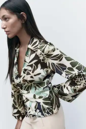 Cuerpo nudo estampado tropical
