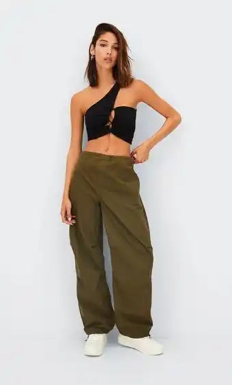 Stradivarius Camiseta asimétrica cut out oferta