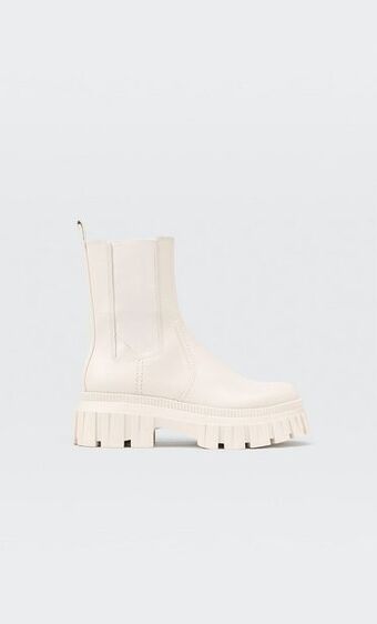 Stradivarius Botines planos elásticos suela track oferta