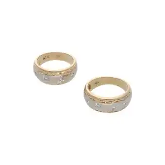 Nacional Monte de Piedad Dos anillos estilizados con sintéticos en oro dos tonos 14 kilates. oferta