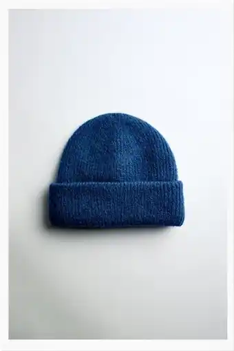 ZARA Beanie punto vuelta oferta