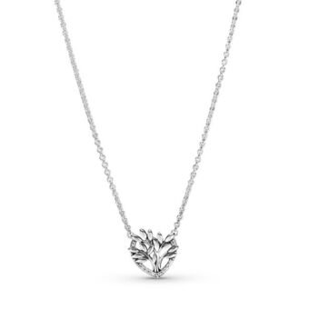 Collar con dije corazón con árbol de familia