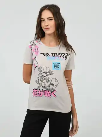 Playera flores letras chinas