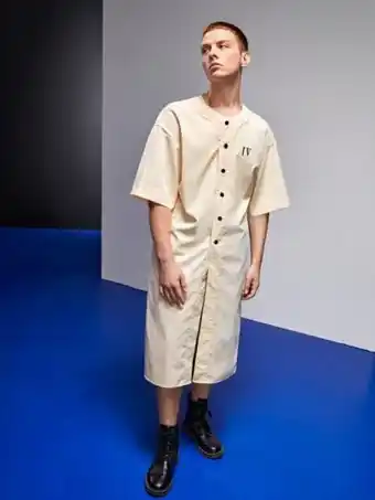 SHEIN Shein x art iv play hombres camisa con estampado de rayas con bordado de letra de hombros caídos oferta
