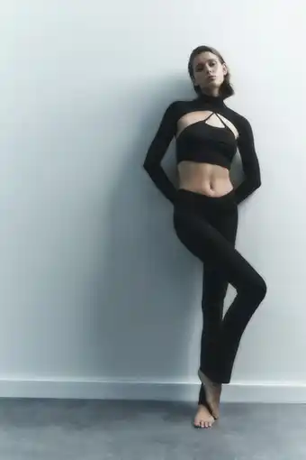 ZARA Pantalón mini flare oferta