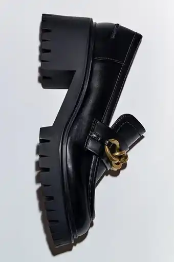 Mocasín tacón track cadena
