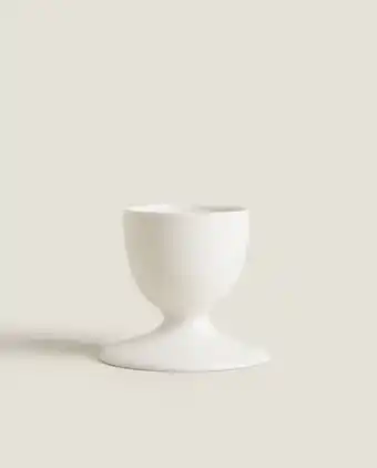 Huevera de porcelana detalle número