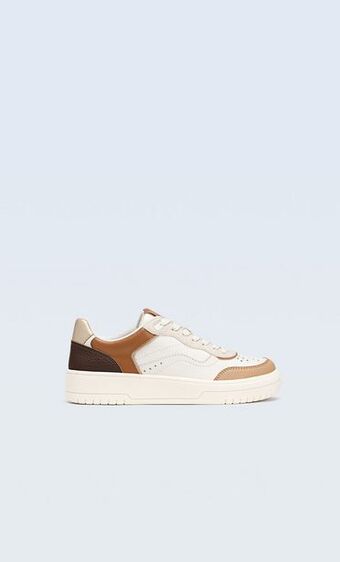 Stradivarius Zapatillas detalle piezas oferta