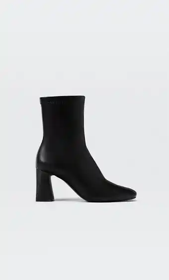 Stradivarius Botines tacón medio stretch oferta