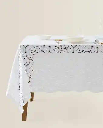 Mantel encaje estampado floral