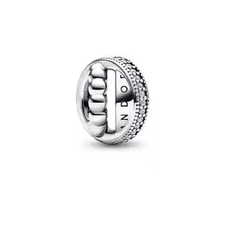 Charm pavé y abalorios con logotipo pandora signature