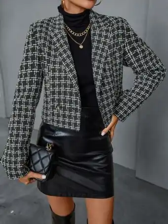 SHEIN Blazer corto con patrón de cuadros con botones oferta