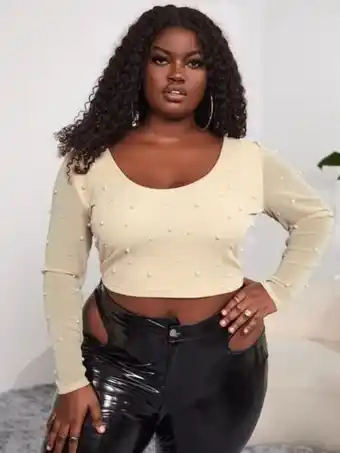 Shein sxy camiseta de cuello scoop con cuenta con perla