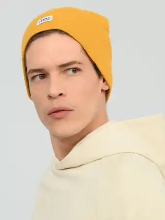 Gorro mostaza para hombre