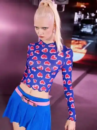 Shein icon camiseta corta con estampado de corazón ribete en forma de lechuga