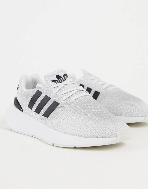 ASOS Adidas originals swift run 22 trainers in white oferta