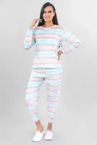 Set de pijama con rayas