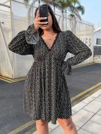 SHEIN Shein frenchy vestido con estampado floral ribete con encaje de manga con volante oferta