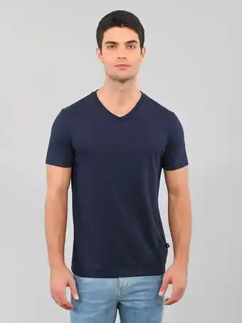 Cuidado con el Perro Playera básica cuello v azul marino oferta