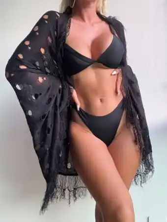 Kimono con abertura ribete con fleco
