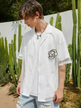 SHEIN Shein hombres 1 pieza camisa con parche de dibujos animados oferta